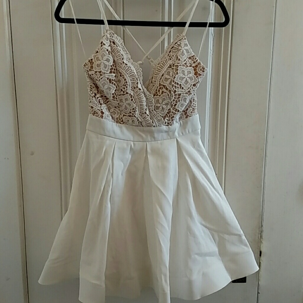 Perfect white spring dress